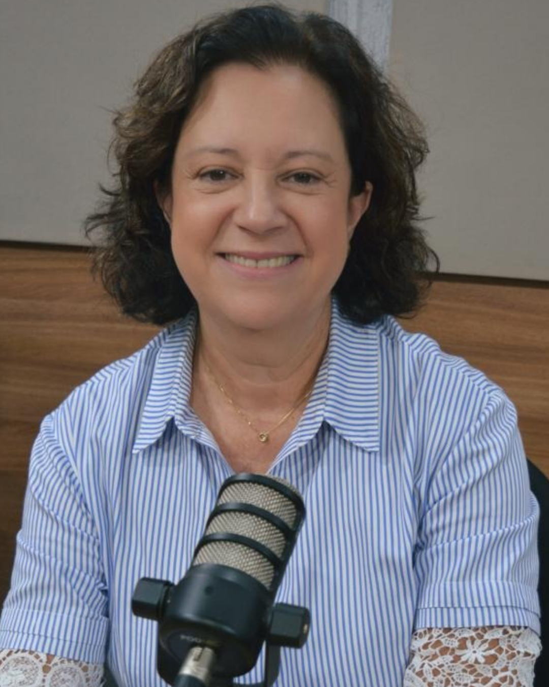 MARA LUCIA DOURADO